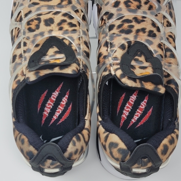 Athletic_Shoes